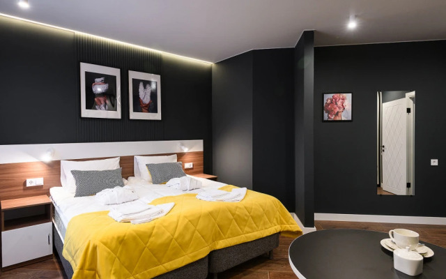 Демократ на Краснопутиловской