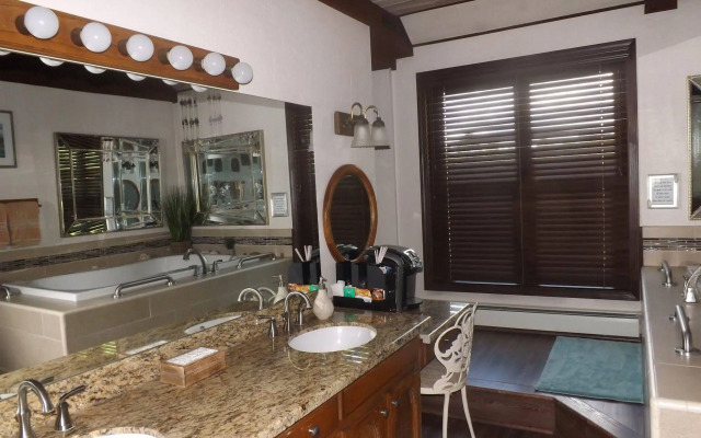 Arizona Mountain Inn and Cabins