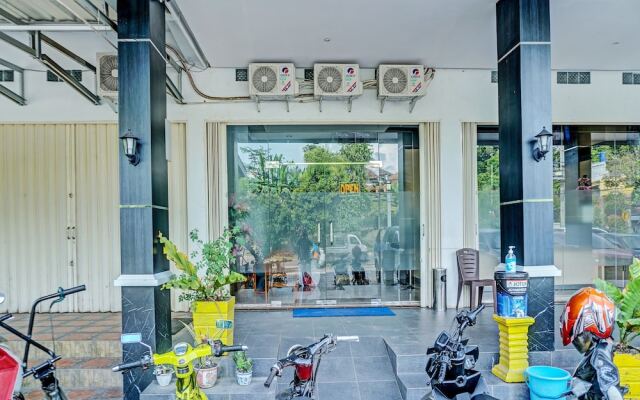 OYO 92152 Hotel The Wong