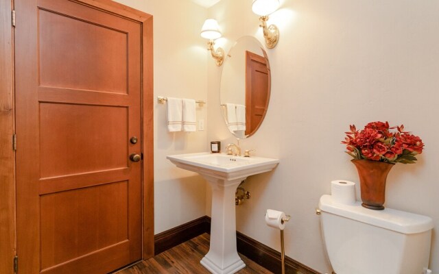 Incredible 2 Story Condo On Ajax