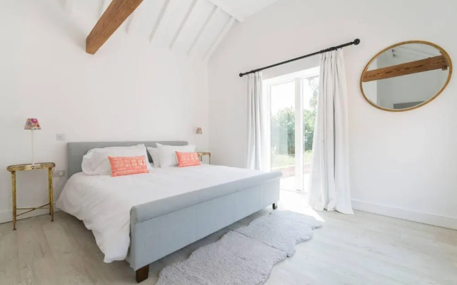 Simple Coastal Luxury Near Southwold Sleeps 10