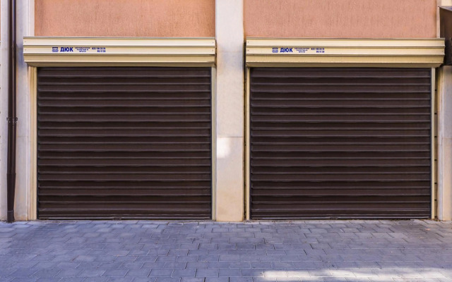 Peaceful Riverside Studio with Garage & private Patio Garden Center