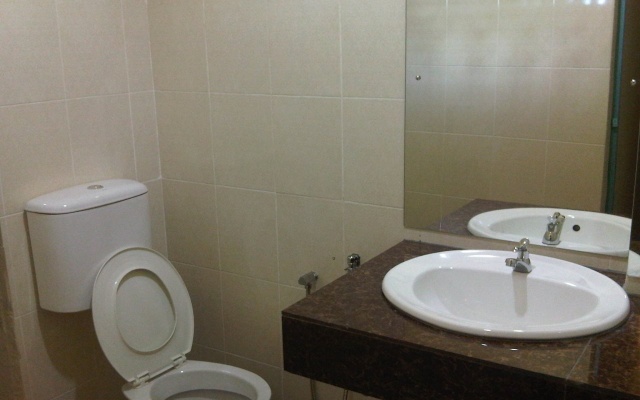 Senja Motel – Bathroom – Batu Ferringhi