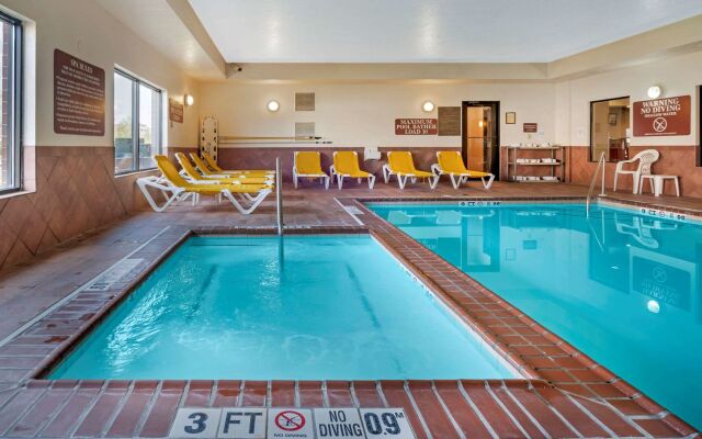 Comfort Suites Merrillville near US 30