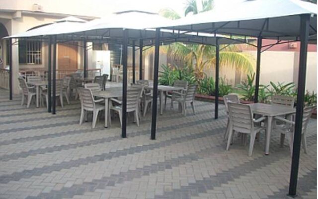Rayporsh Hotel