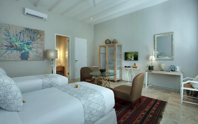 Room & Vespa 4 – Guest Rooms – Bali