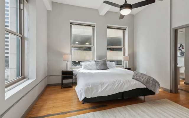 Spacious 2BR Downtown Retreat