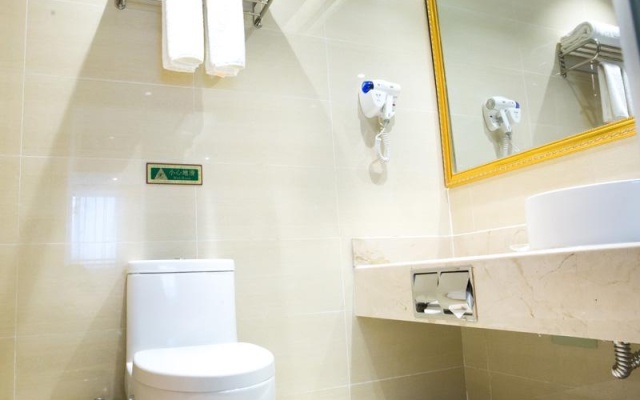 Vienna Hotel Anhui Fuyang Linquan General Passenger Station – Bathroom – Fuyang