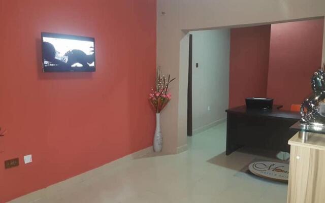 Momak 6 Hotel & Suites