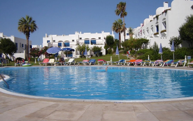 Casa Alto do Moinho by Portucasa