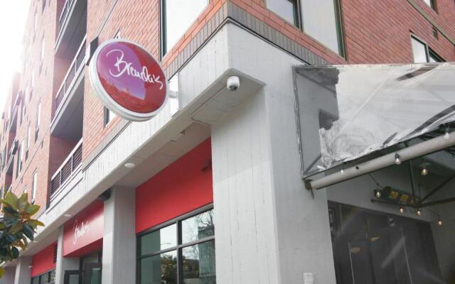 Signature Inn Oakland