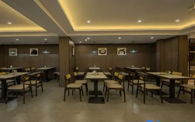 Suihua Jinhui Hotel (Beilin District  Wanda Plaza Branch)