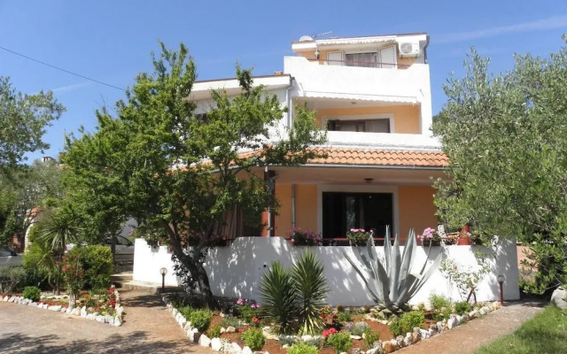 Mima - 150 m From the Beach - A2