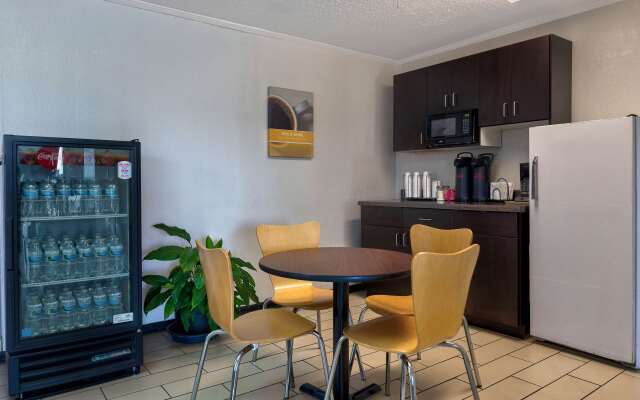 Motel 6 Cookeville, TN