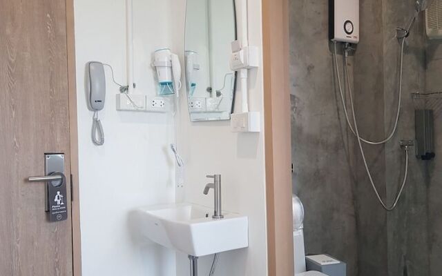 Sleep To Fly Hotel & Hostel