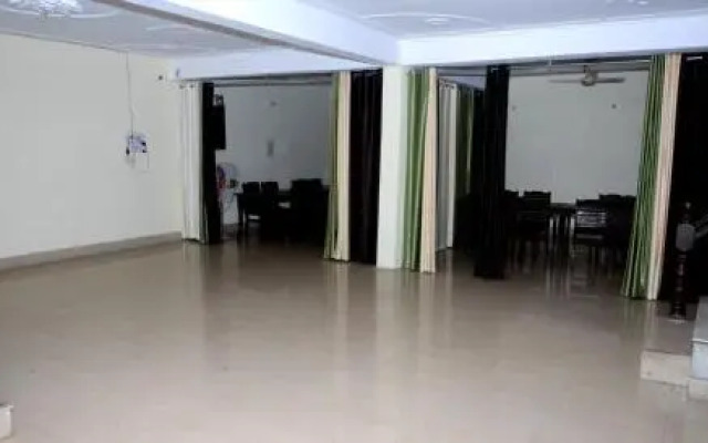 Domlat Hotel