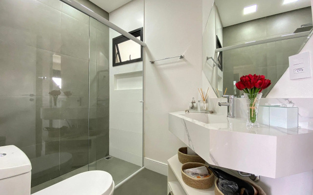 Aconchegante apartamento térreo na Praia de Mariscal