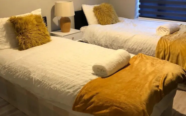 Luxurious 2 Bedroom Flat Ashford