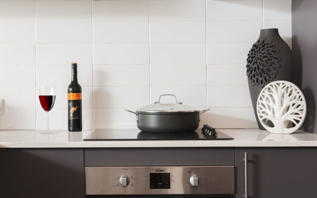 Nicholli, Bay Parklands, Unit 34/2 Gowrie Avenue