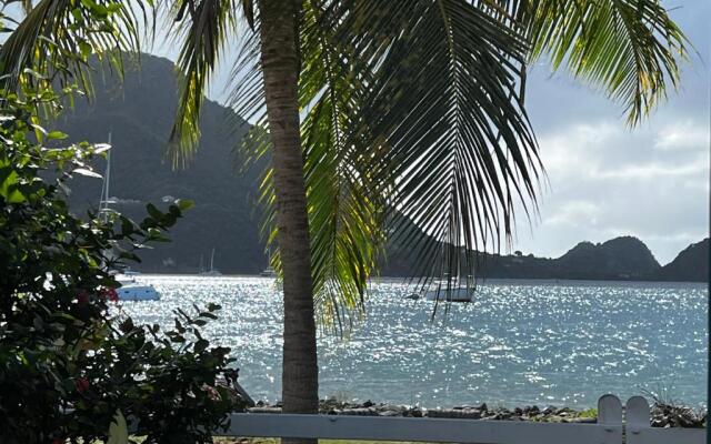 Bungalow Sucrier, Les Pieds Dans L'eau