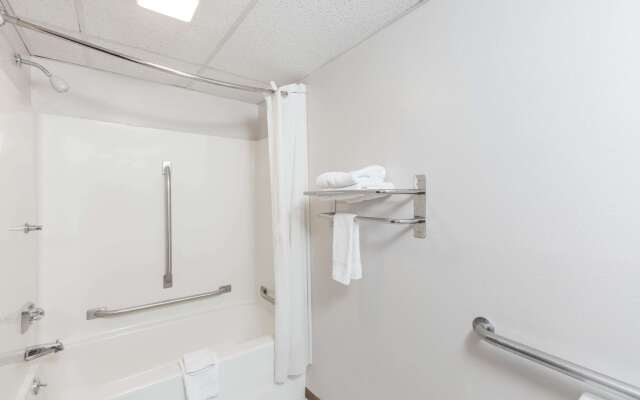 Super 8 by Wyndham Osceola IA