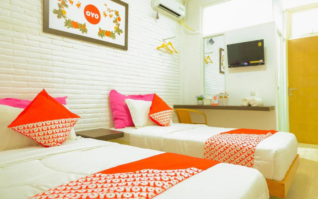 OYO 354 32 Guest House