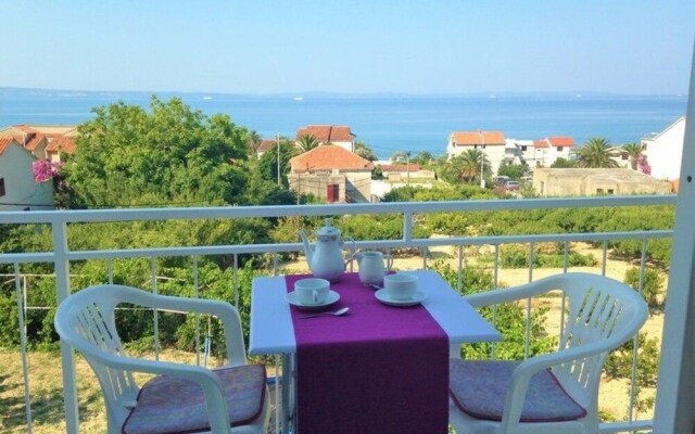 Apartments and Rooms Mladenka