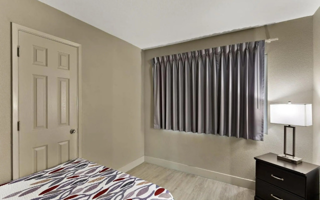 Red Roof Inn Redding