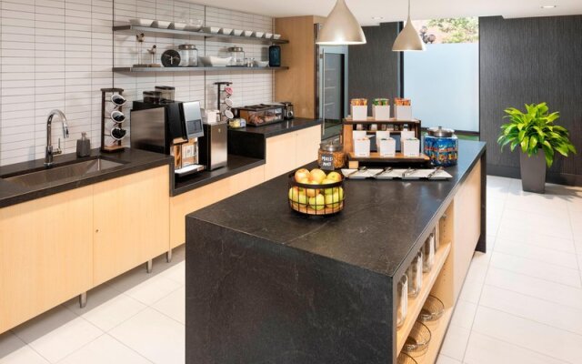 Delta Hotels by Marriott Minneapolis Northeast