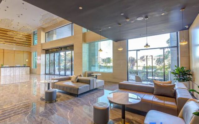 Yinhua Business Hotel (Zhuhai International Convention Center)