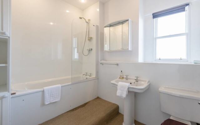 Lovely 2 Bedroom Apartment With Garden Close To Old Town