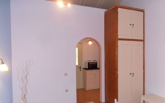 Elli Beach Apartments and Studios