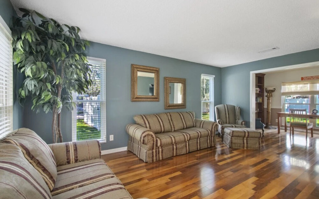 Tampa Bay- Large Pool home- Private Heated Pool!