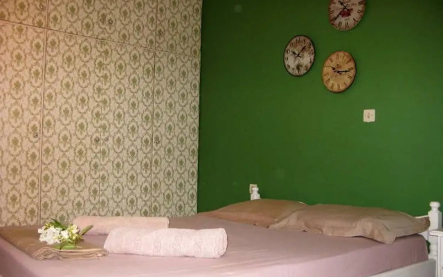 Kalamata s Handmade Apartment