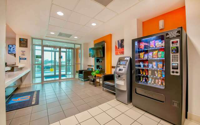 Motel 6 Eagle Pass, TX - Lakeside