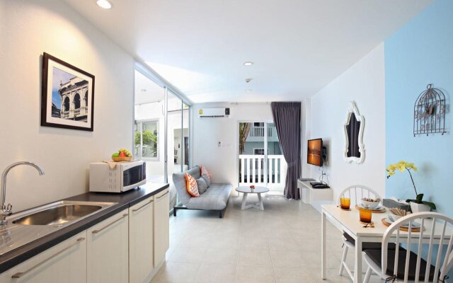 Recenta Suite Phuket Suanluang