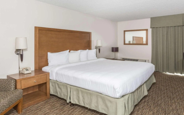 The Grand Inn