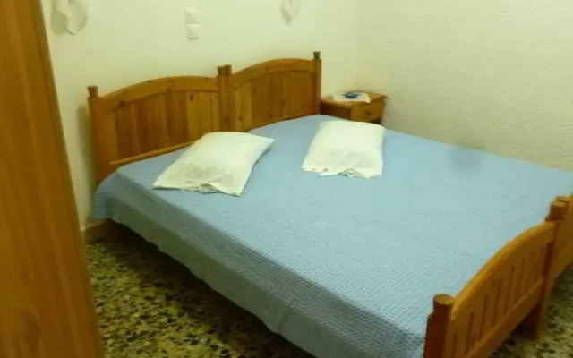Akrogiali Rooms & Studios