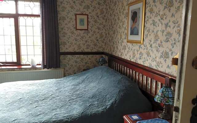 Hollingworth Lake Guest House Room Only Accommodation