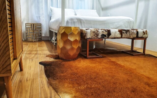 THE Roezetta1 Luxury Stylish Unit, Walk TO City