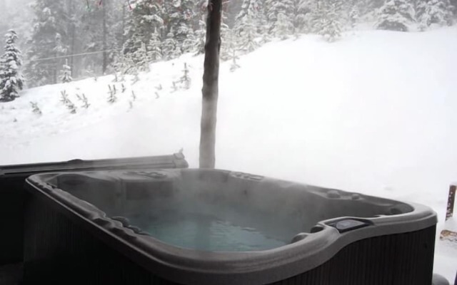 Kowal Ski Cabin by Apex Accommodations