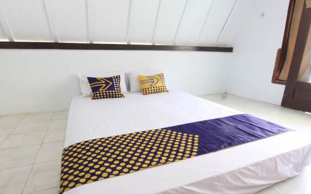 OYO Life 93154 White Kos Jenggala