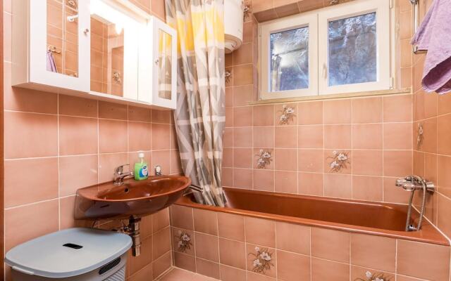 Beautiful Home in Senj With Wifi and 3 Bedrooms