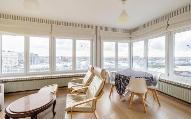 Inviting apartment in Blankenberge with sea-views