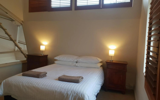 Granita's - 2 bedroom converted South Fremantle warehouse apartment