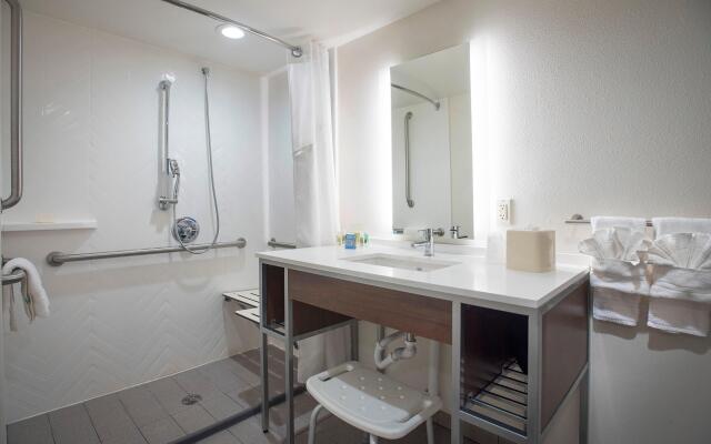 Holiday Inn Pensacola - University Area by IHG