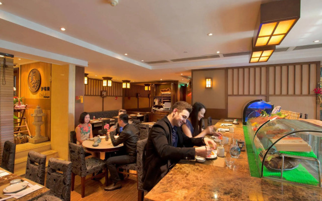 Grand Emperor Hotel