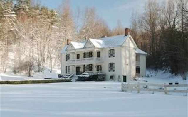 The Mountain Rose Inn