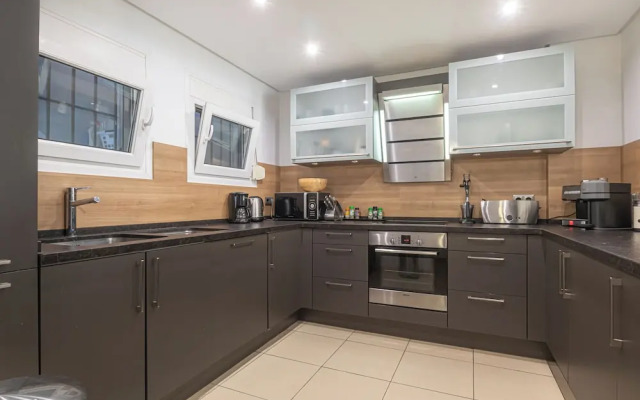 Puerto Banus Near La Sala By The Sea