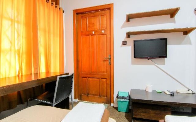 Embe Enem Homestay by ZUZU